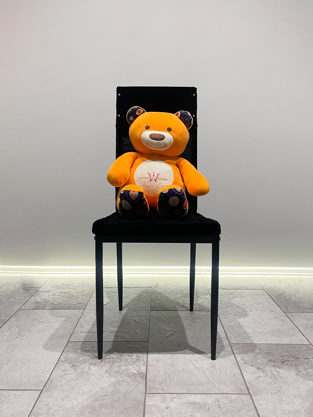 THE BEST CHAIR FOR APPEARANCE ( Classic edition)
