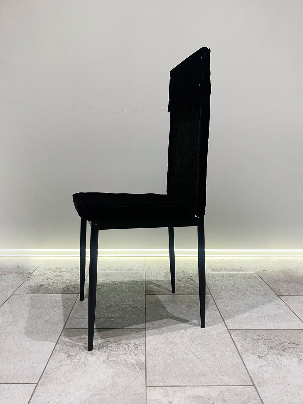 THE BEST CHAIR FOR APPEARANCE ( Classic edition)