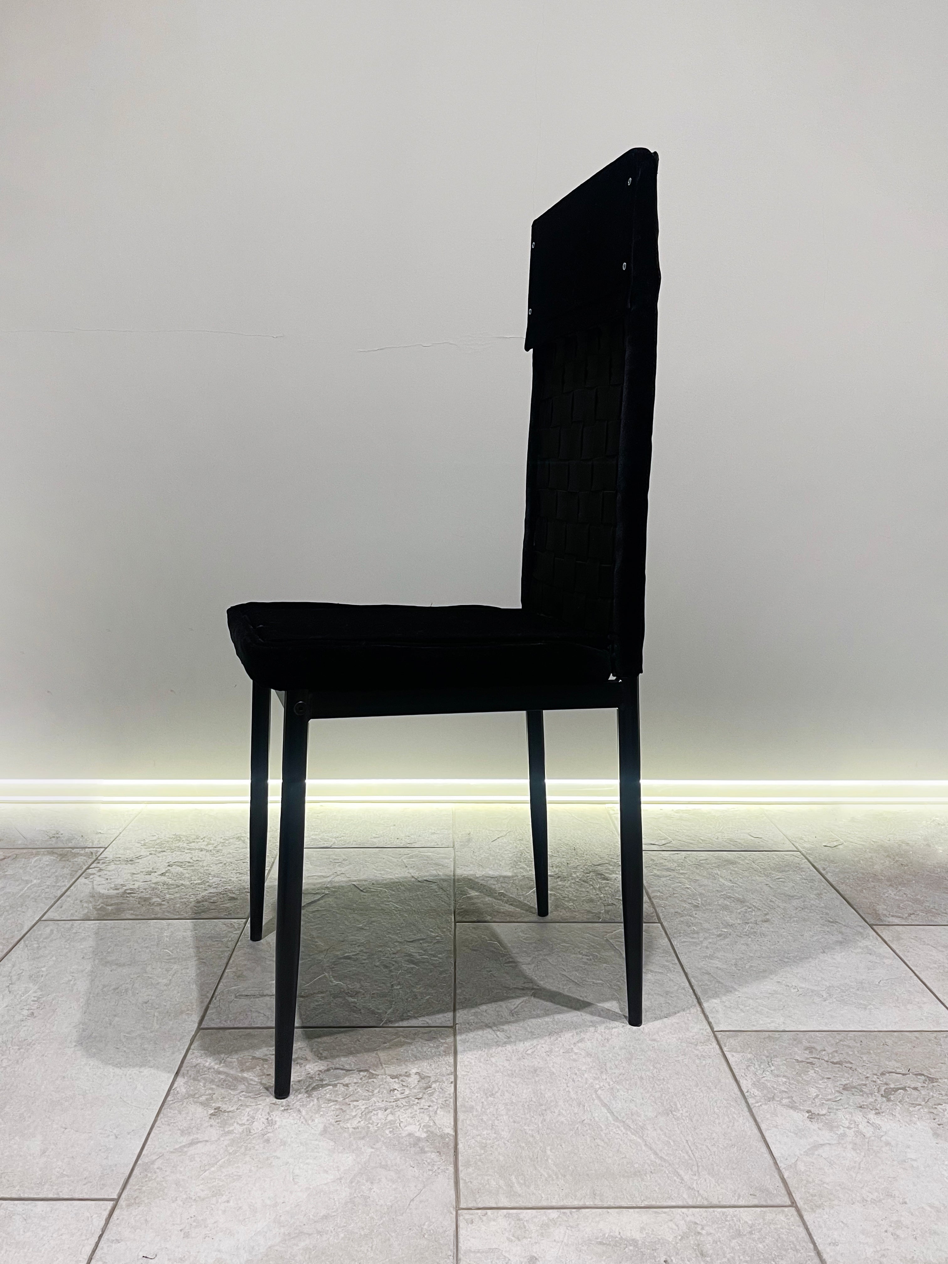 THE BEST CHAIR FOR APPEARANCE ( Classic edition)